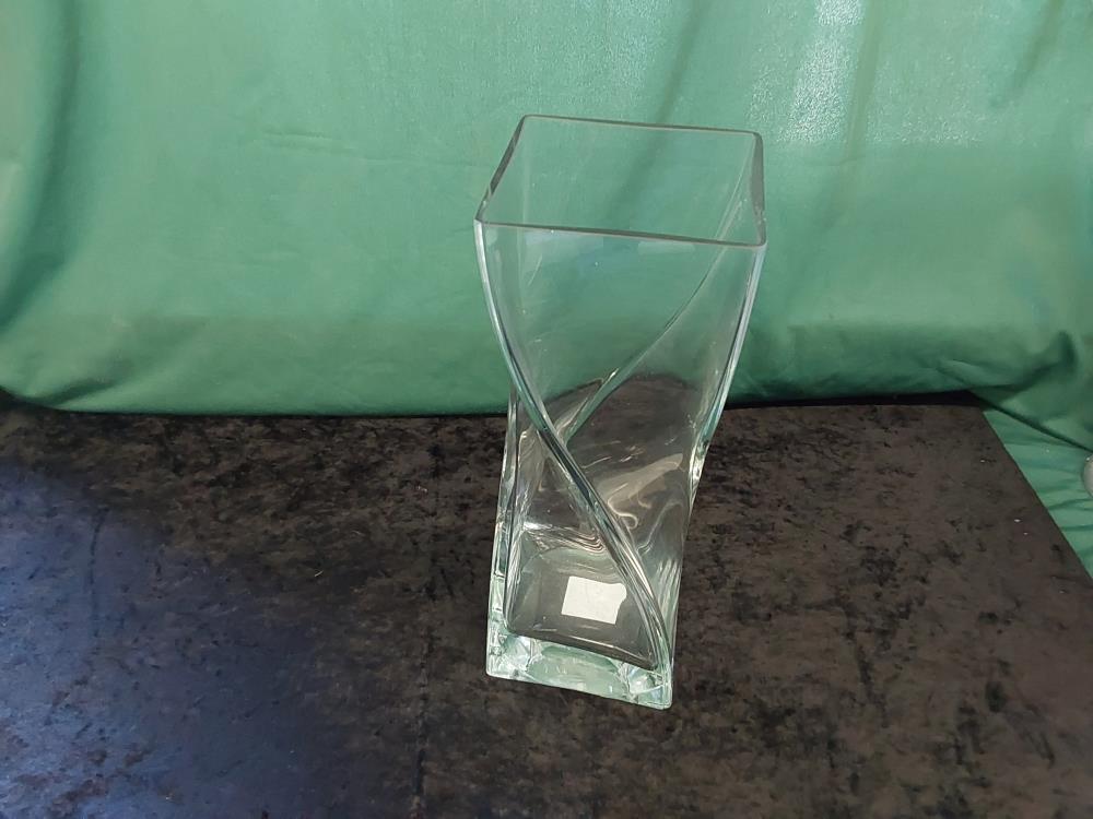 VASE HAUT TORSADÉ H.30 CM