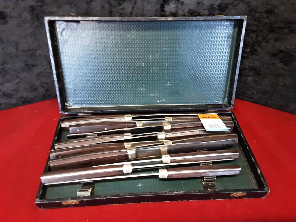 LOT DE 12 COUTEAUX - MANCHE BOIS