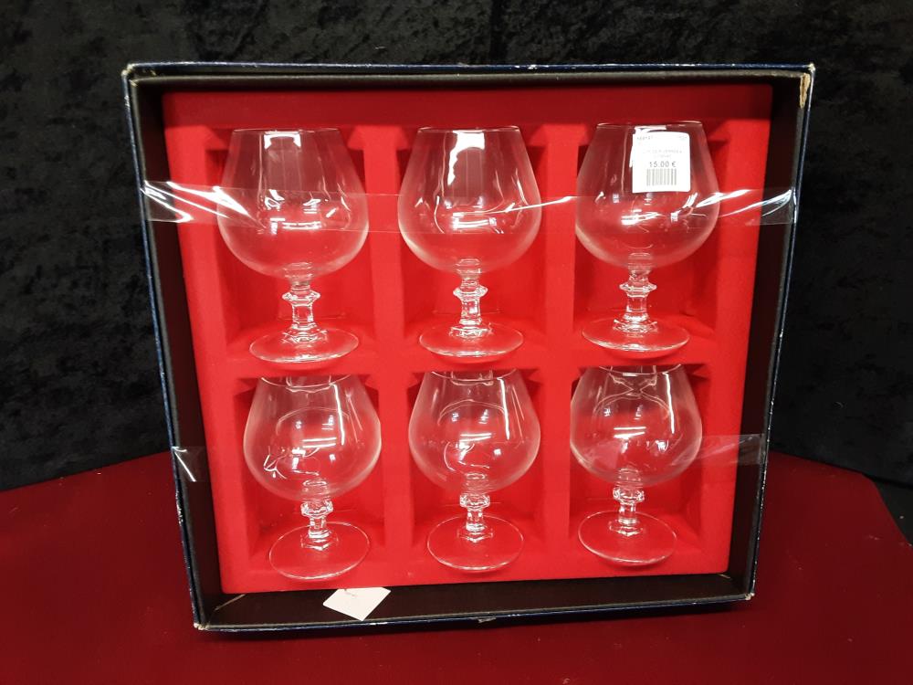 LOT DE 6 VERRES A COGNAC 