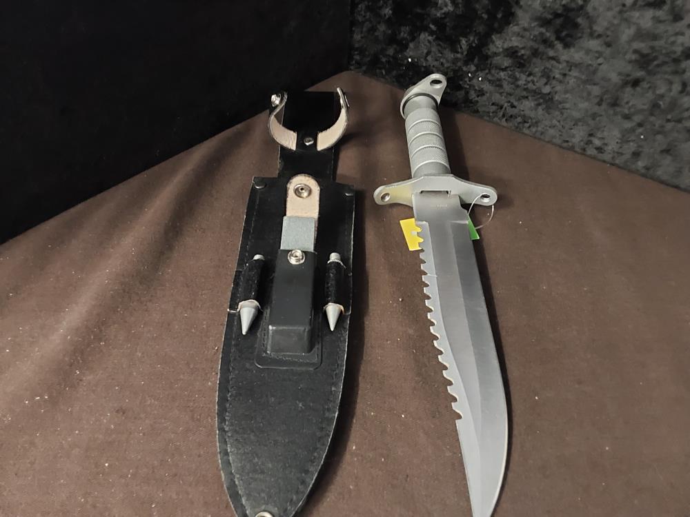 COUTEAU DE SURVIE GRIS + ETUI