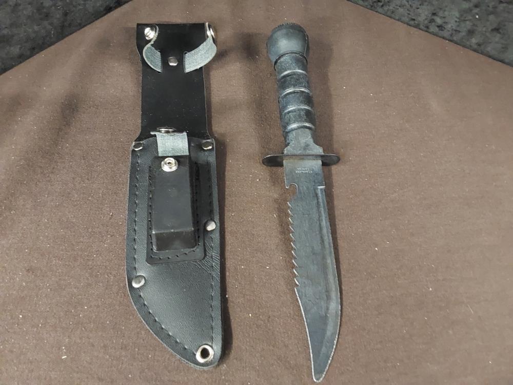 COUTEAU SURVIE NOIR PM + ETUI