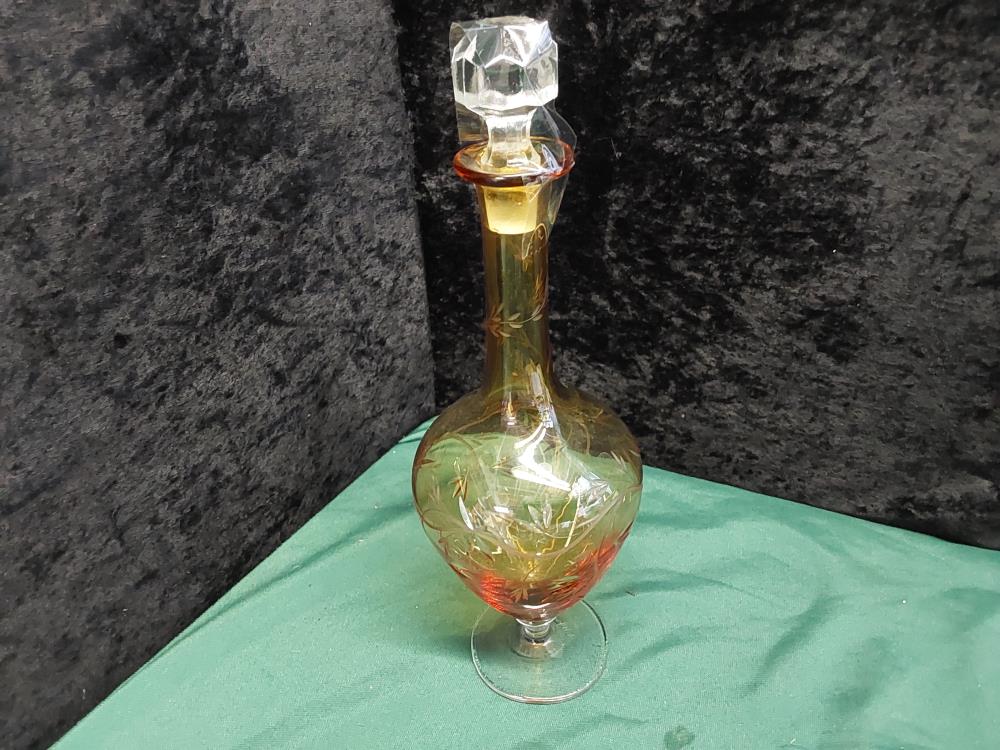 CARAFE A LIQUEUR JAUNE 