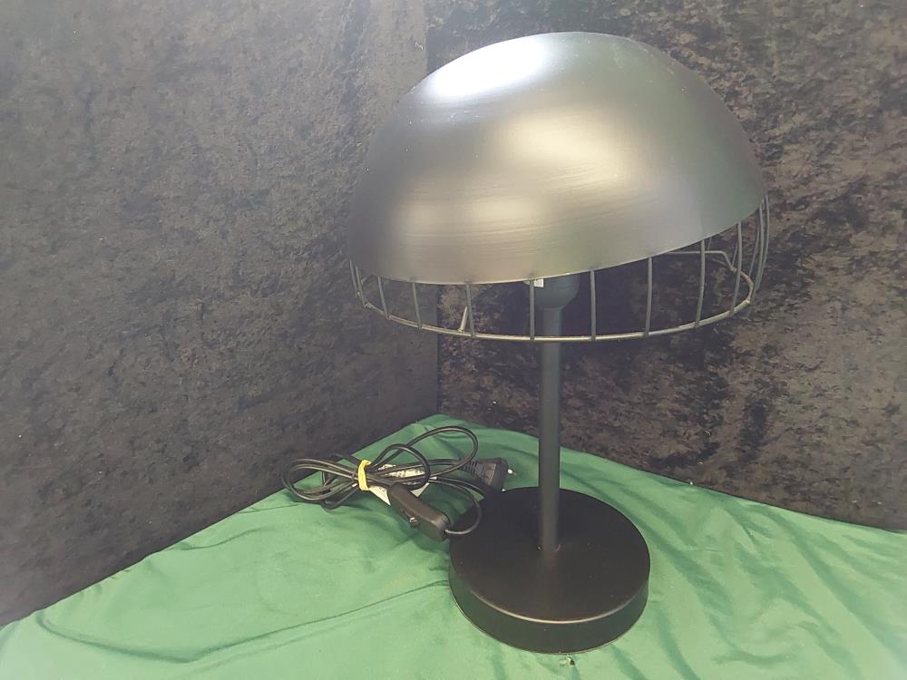 LAMPE A POSER STYLE INDUSTRIEL CHAMPIGNON METAL NOIR
