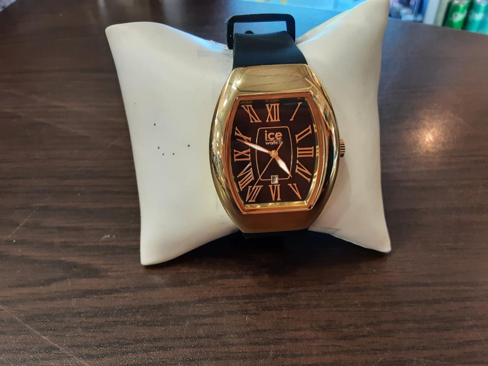 MONTRE ICE WATCH NOIRE ET DOREE