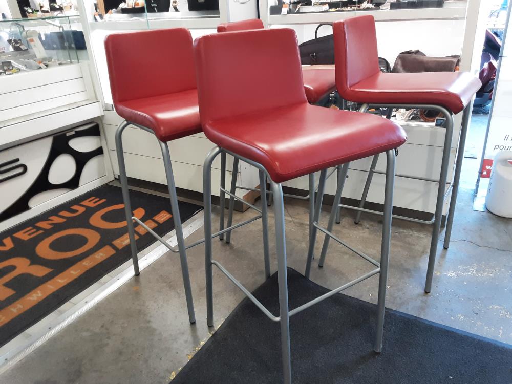 TABOURET DE BAR PIED METAL ASSISE SIMILI ROUGE