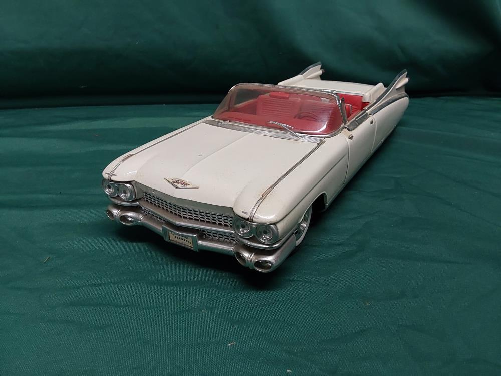 CADILLAC ELDORADO BIARRITZ 1959 1/18 MAISTO
