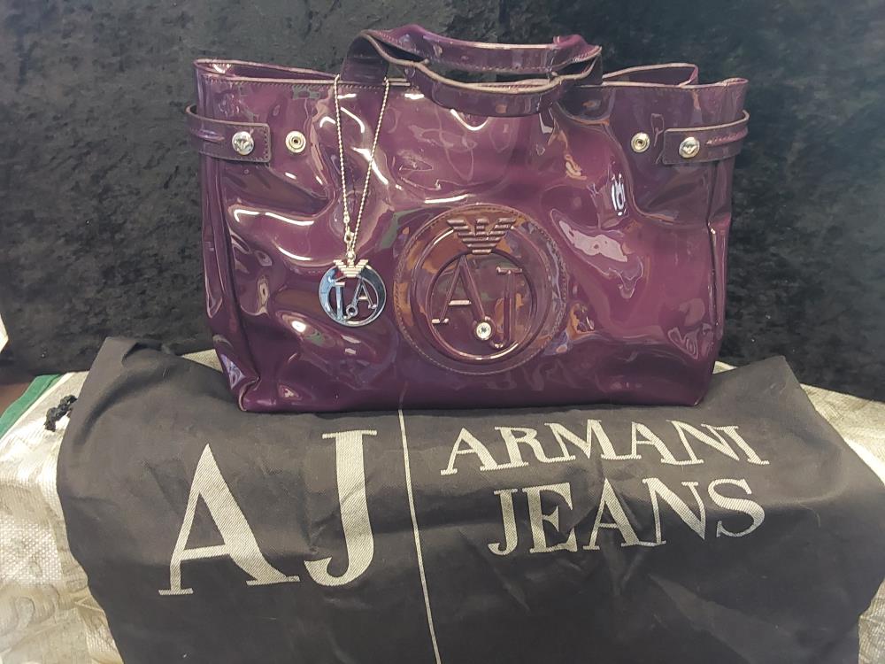 SAC A MAIN VIOLET BRILLANT ARMANI JEANS GM 