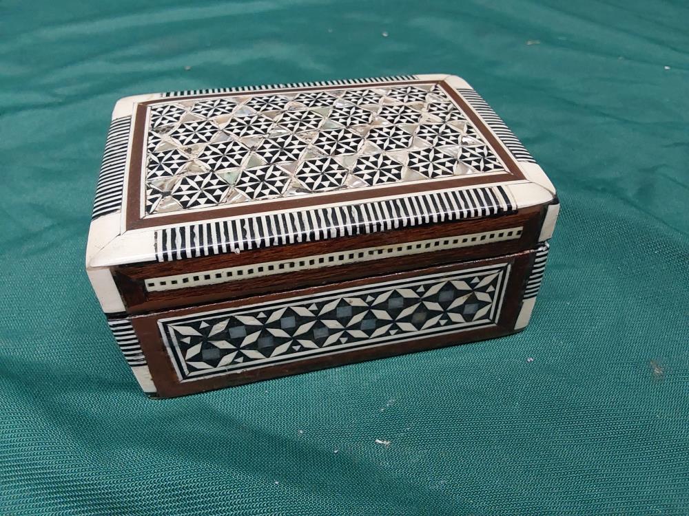 BOITE A BIJOUX EN BOIS