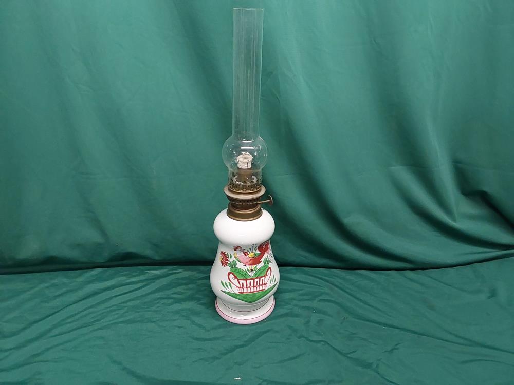 LAMPE A PETROLE AVEC VERRE ST CLEMENT