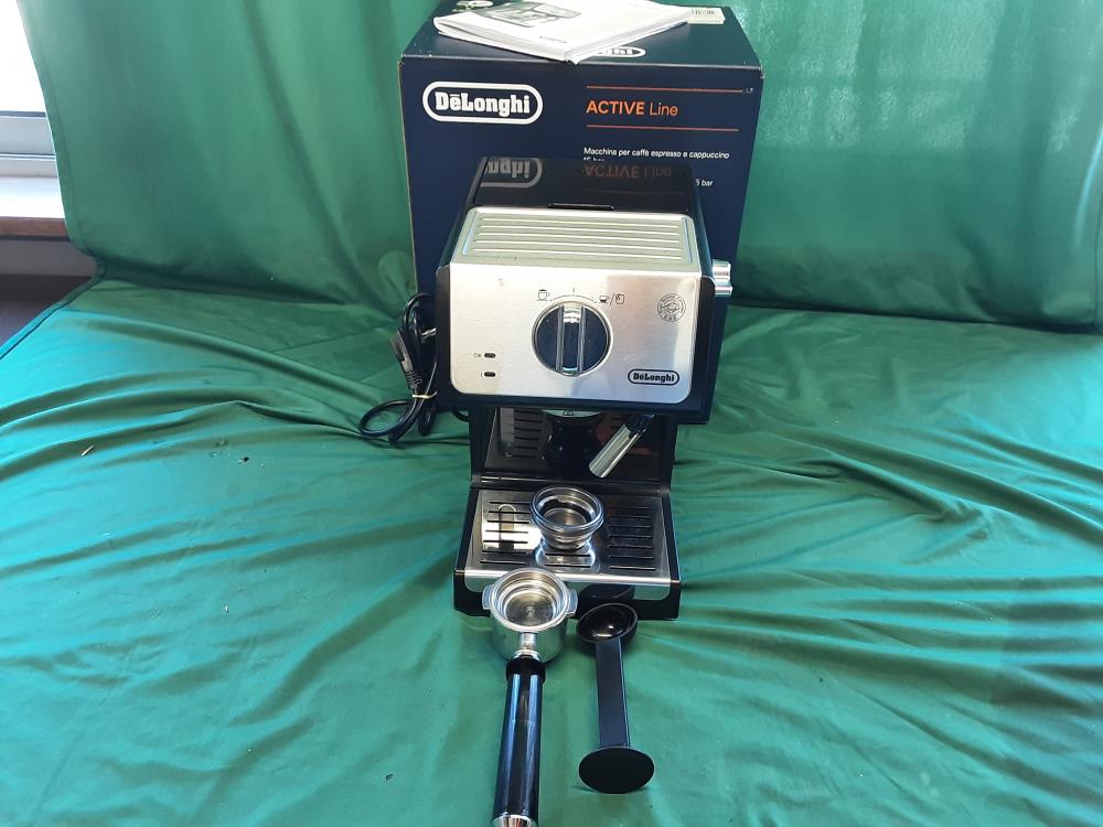 MACHINE À CAFÉ DELONGHI
