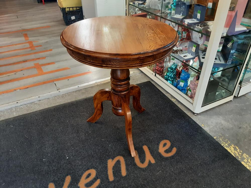 TABLE GUERIDON EN CHENE PIED CENTRAL