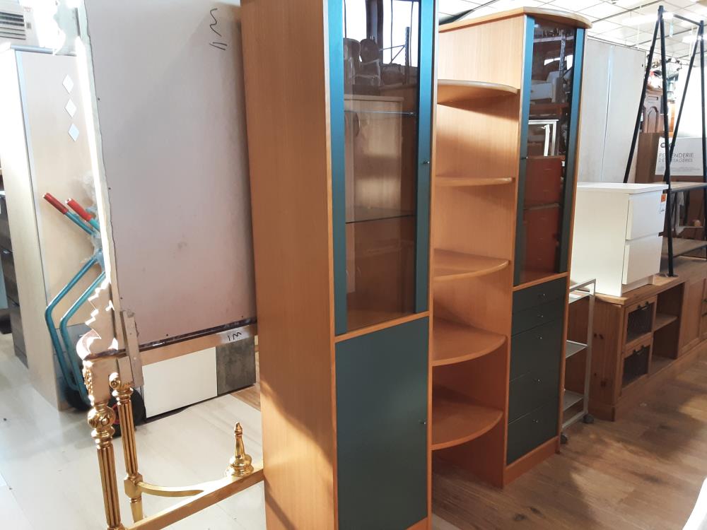 MEUBLE  COLONNES  3 PORTES  AVEC ETAGERES 5 TIROIRS COLORIS VERT ET BRUN