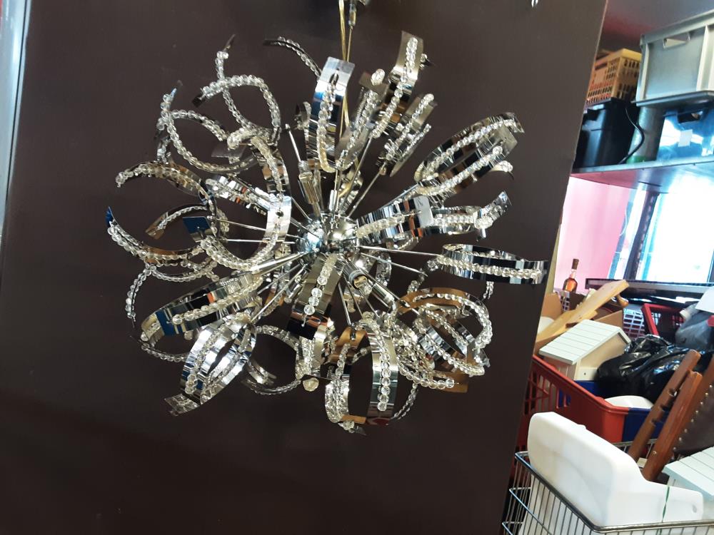 LUSTRE MODERNE METAL ET PAMPILLES 