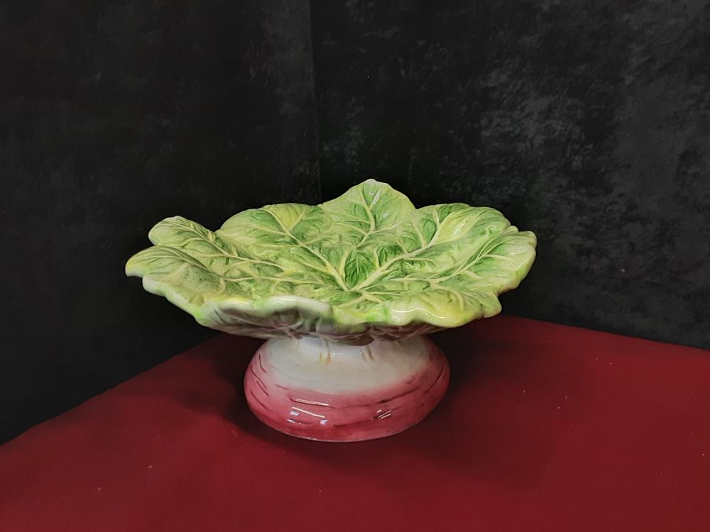 PLAT SUR PIED FEUILLE DE CHOUX