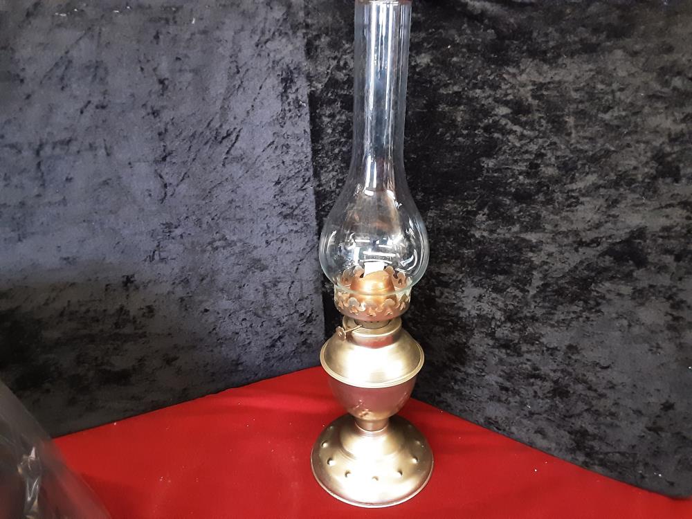 LAMPE A PETROLE AVEC VERRE