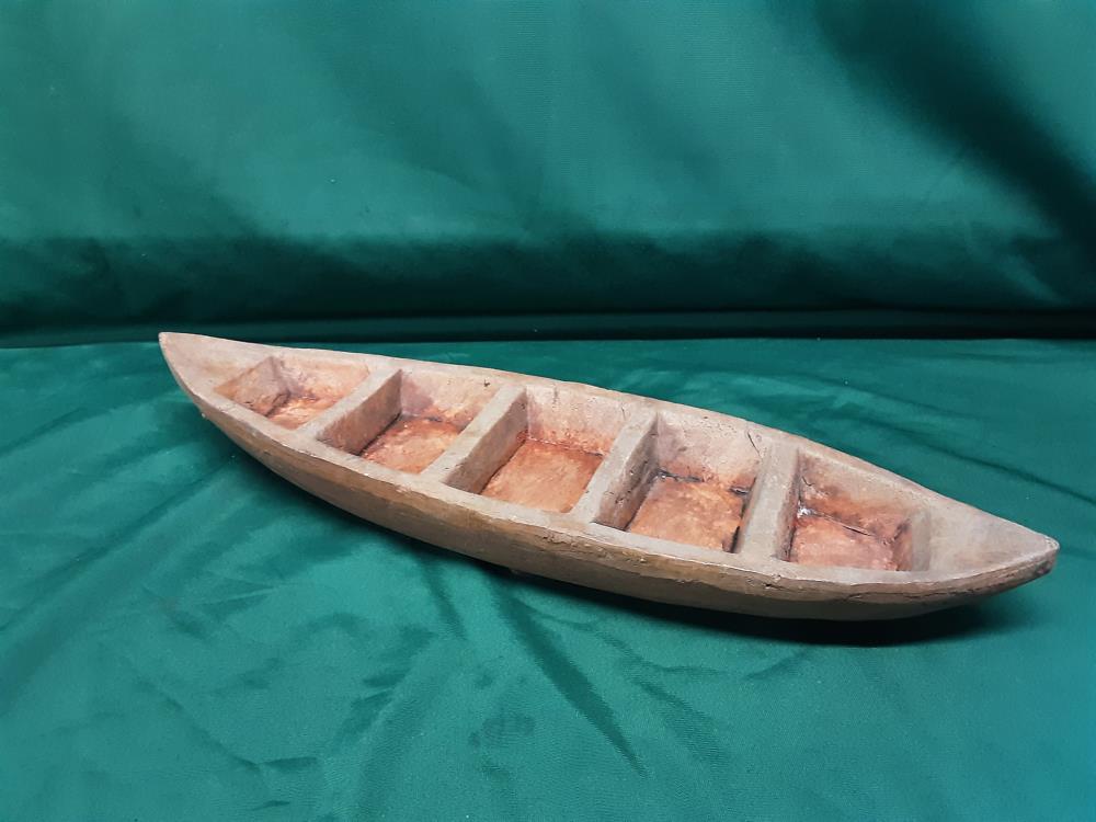 BARQUE EN TERRE CUITE 