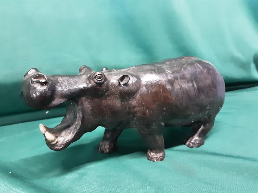 HIPPOPOTAME EN RÉSINE MM