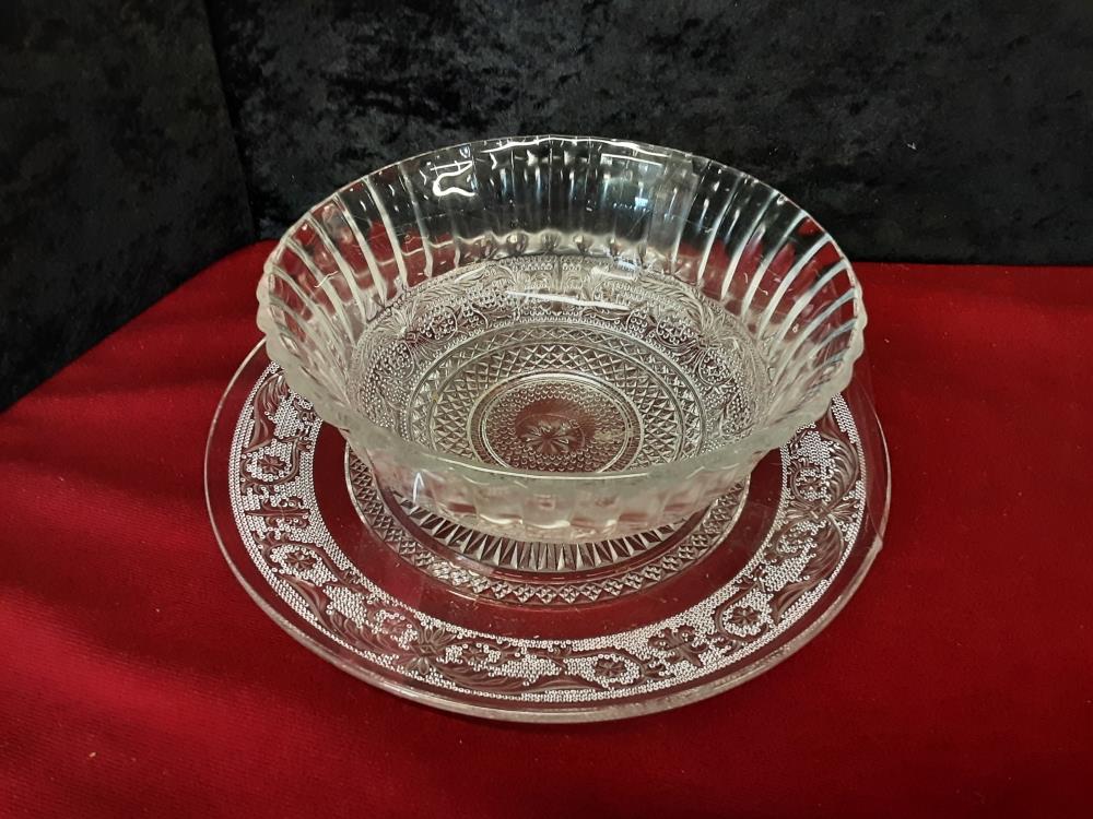 ENSEMBLE PLAT A GATEAUX + COUPELLE EN VERRE PM
