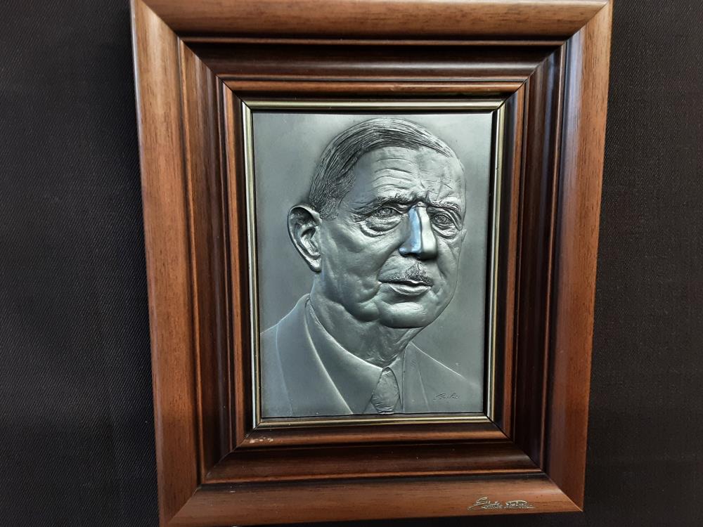 TABLEAU GÉNÉRAL DE GAULLE EN ETAIN 20X25CM 