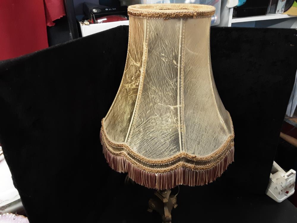 LAMPE A POSER TRIPODE 