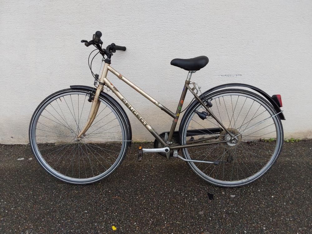 VELO DAME PEUGEOT BRUN ET NOIR