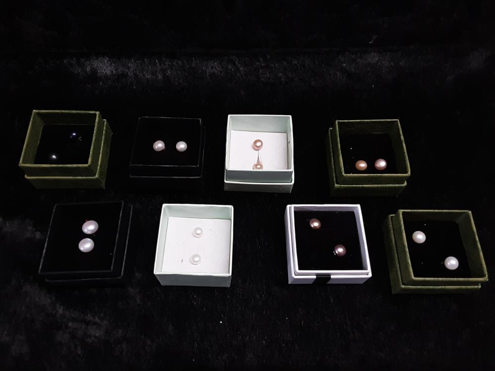 PAIRE DE BOUCLES D'OREILLES PERLE DE CULTURE