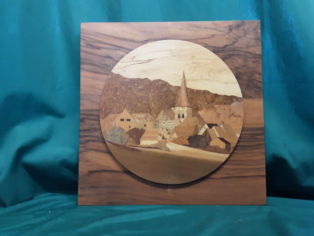 TABLEAU MARQUETERIE VILLAGE 33X34 SIGNÉ MAEGLIN