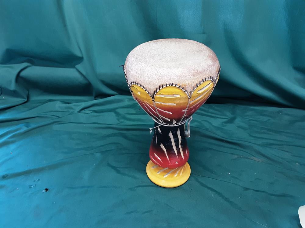DJEMBE TERRE CUITE JAUNE ET ROUGE