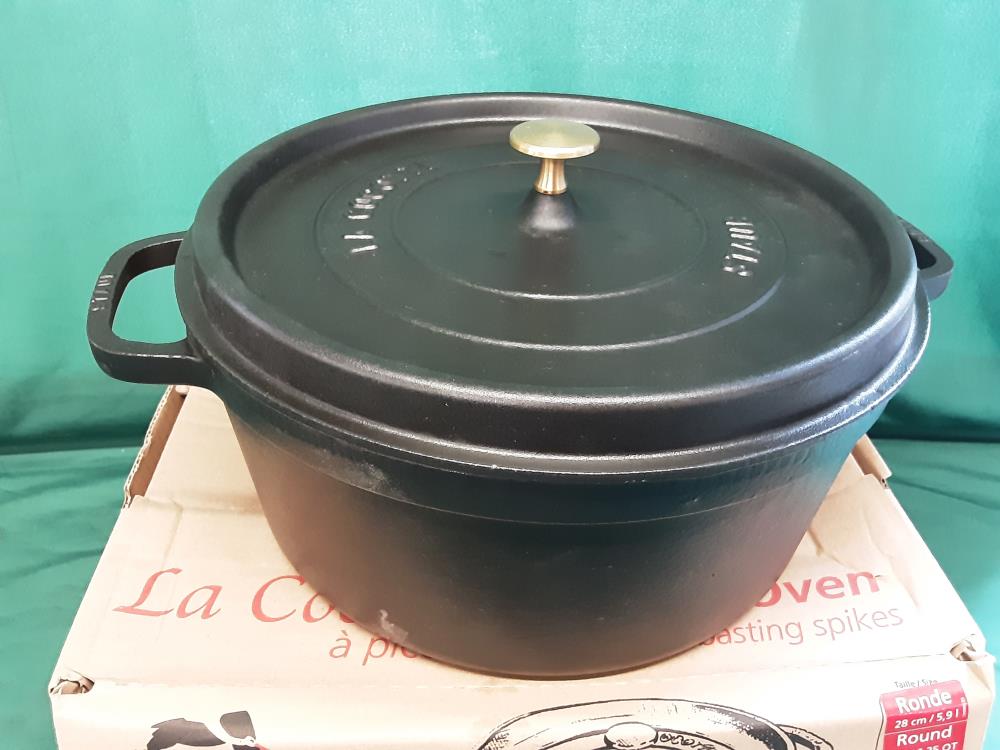 COCOTTE STAUB RONDE EN FONTE 5L9 DIAMETRE 32CM HAUT 15CM
