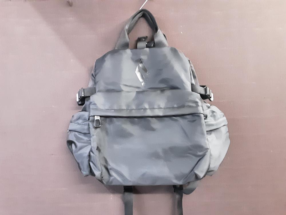 SAC A DOS 12 NOIR SCHECHERS