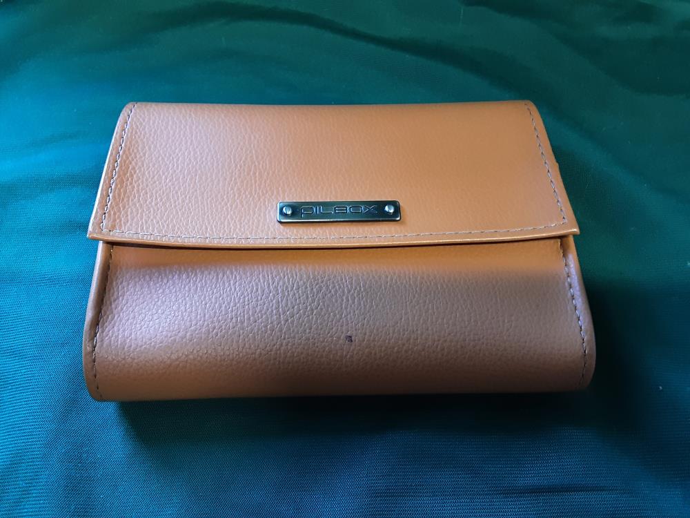 PILULIER 63 POCHETTE CUIR JAUNE 