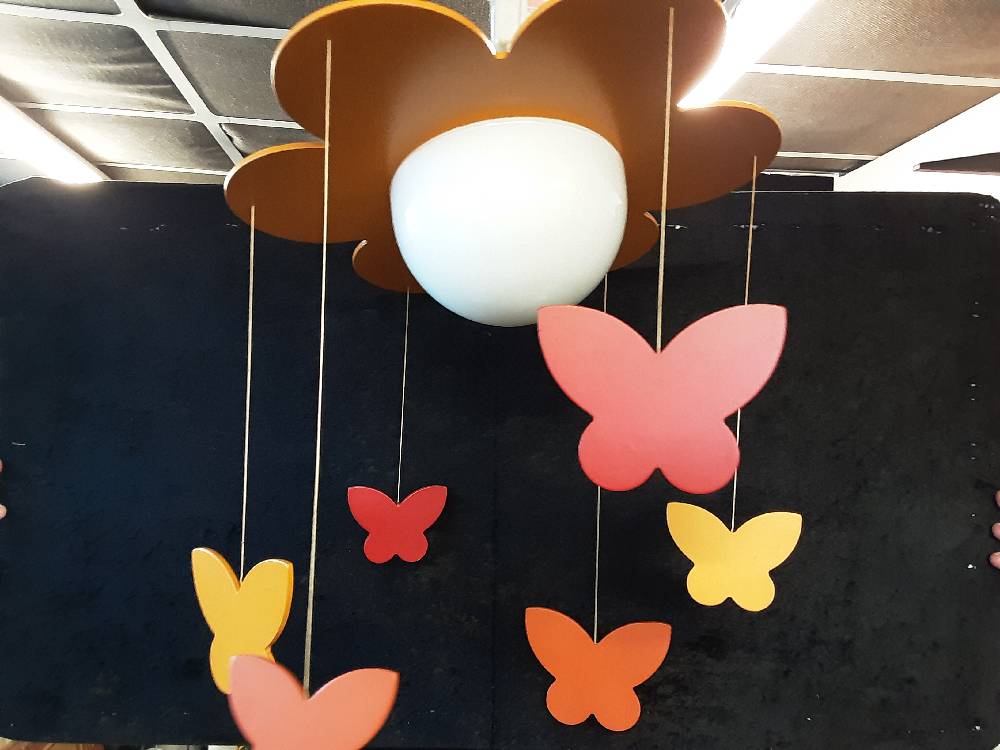 SUSPENSION ENFANT FLEUR ET PAPILLONS 
