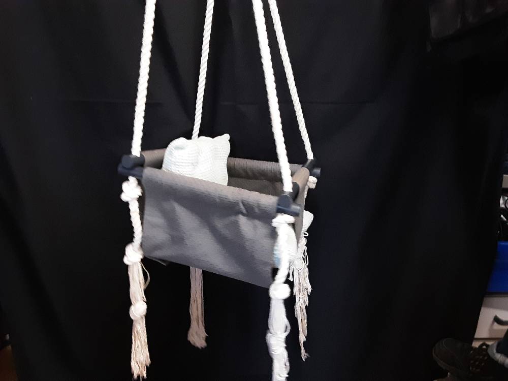 BALANÇOIRE BÉBÉ AVEC COUSSIN COLORIS GRIS ET BLEU 