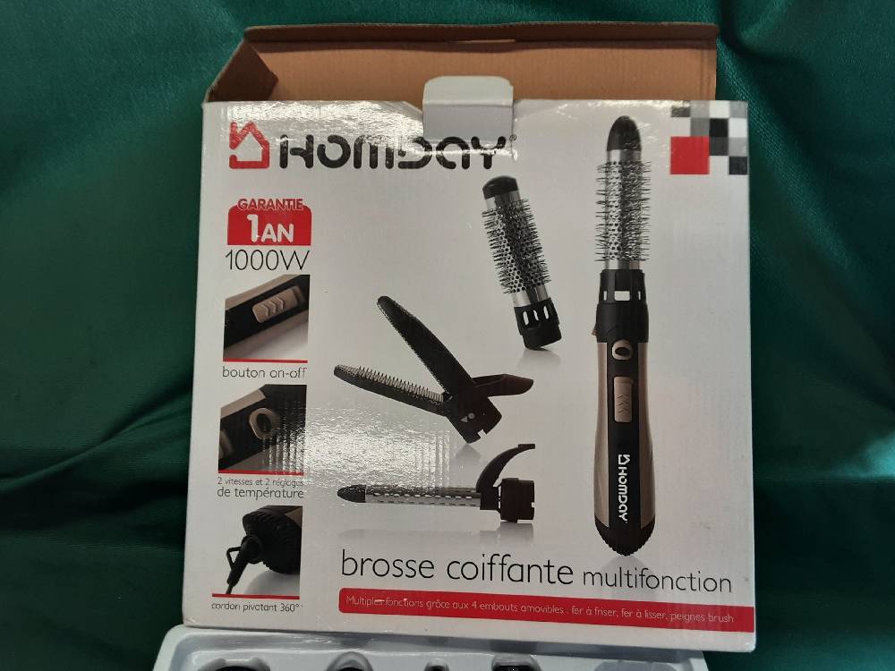 BROSSE À COIFFER SOUFFLANTE 