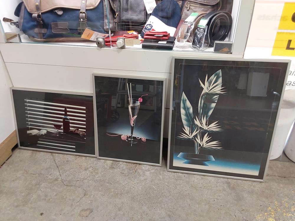 IMAGE CADRE GRIS SOUS VERRE