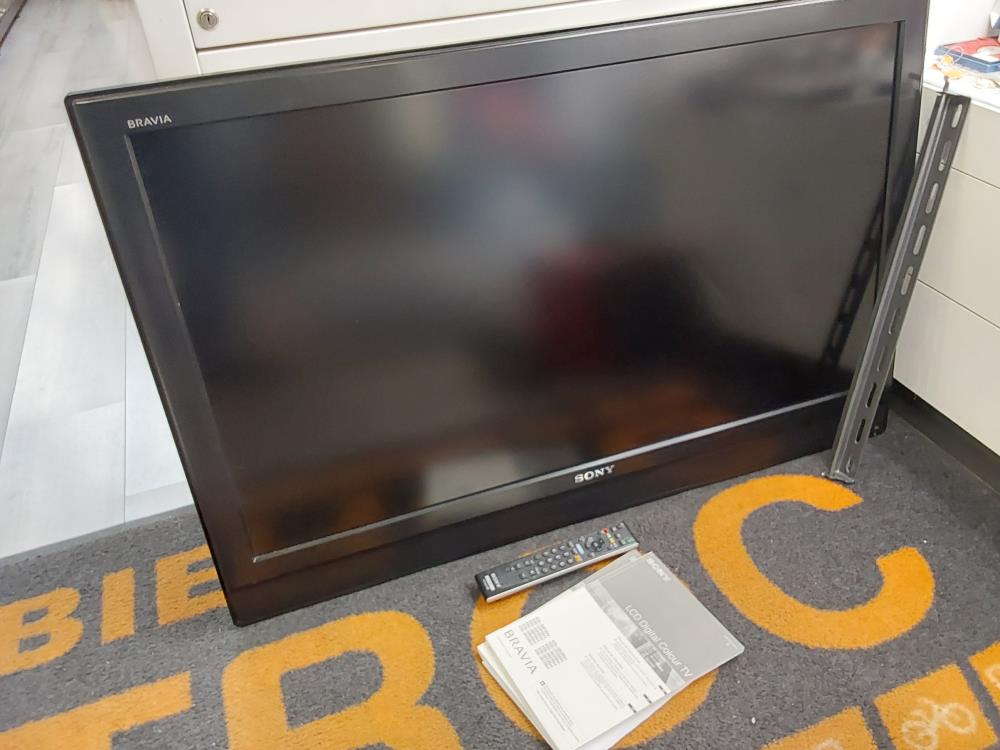 TELEVISION SONY SANS TNT 102 CM + TC MURALE