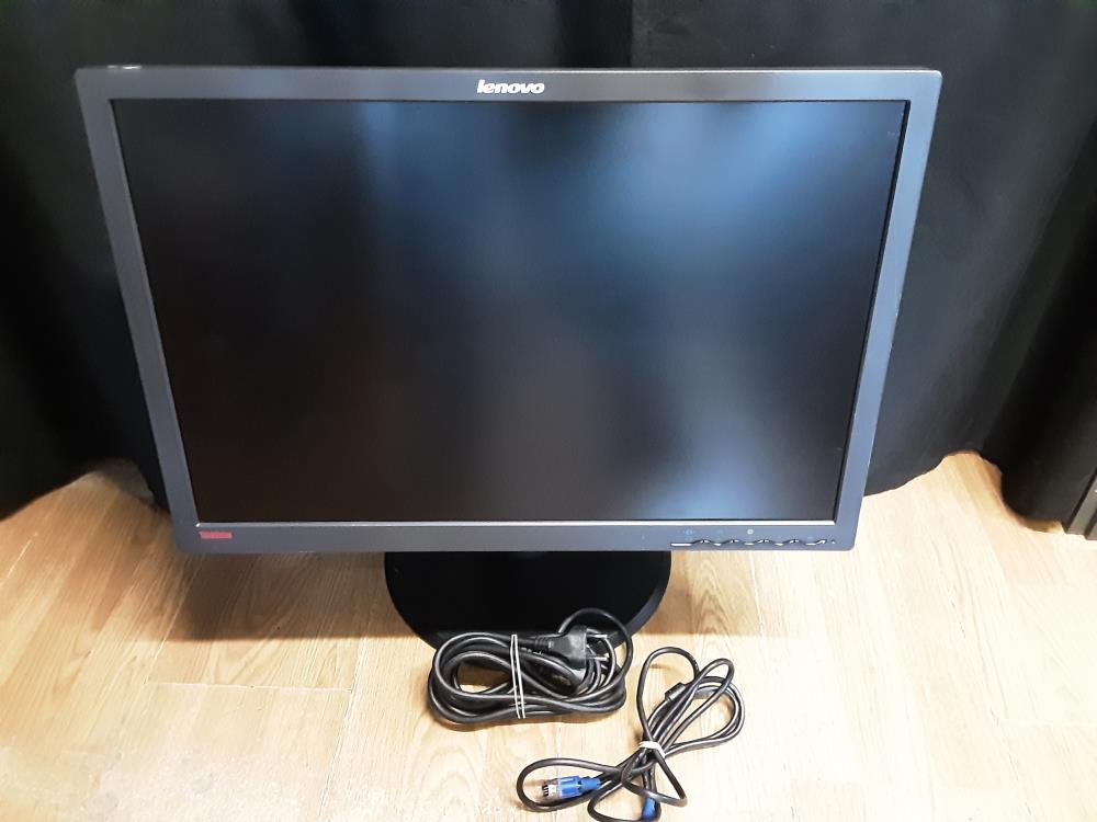 ECRAN ORDI LENOVO 23 POUCES