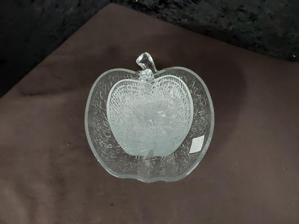 ENSEMBLE SALADES DE FRUITS EN FORME DE POMMES EN VERRE