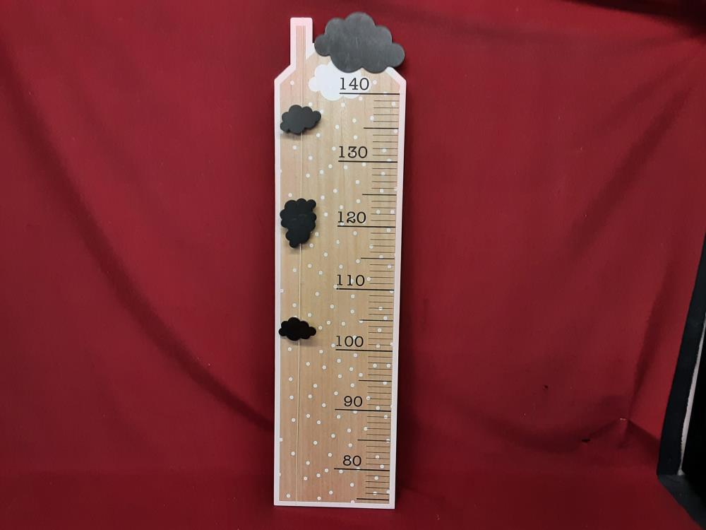 METRE MURAL POUR ENFANT EN BOIS