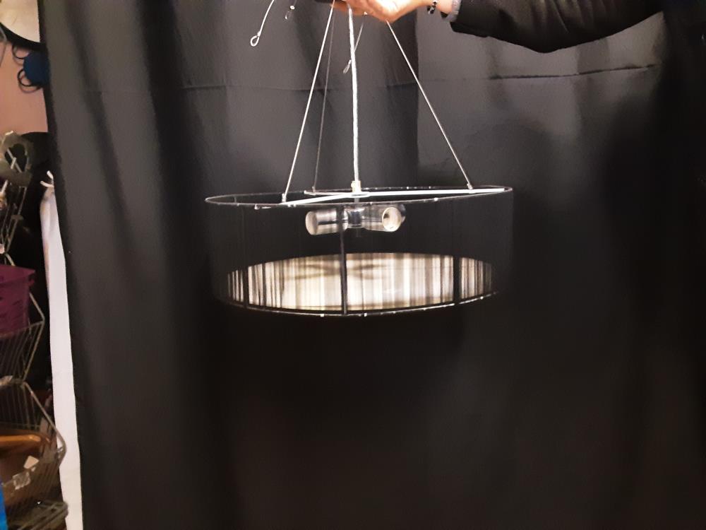 LUSTRE NOIR OPALINE BLANCHE