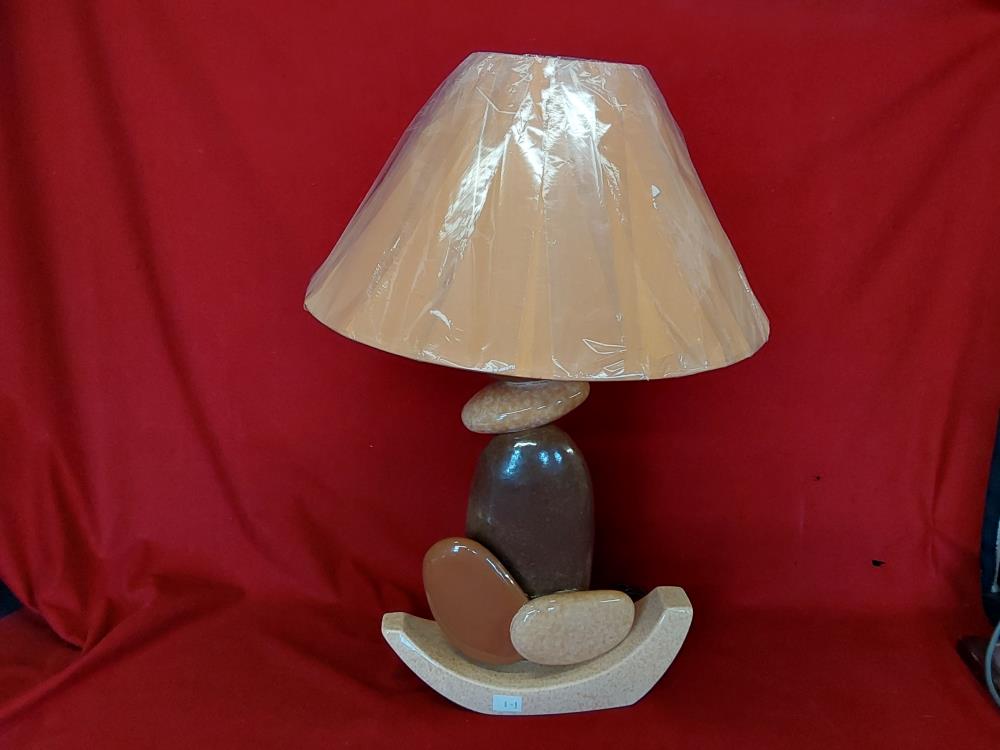 LAMPE GALETS BRUN ET ORANGE ABAT JOUR ORANGE