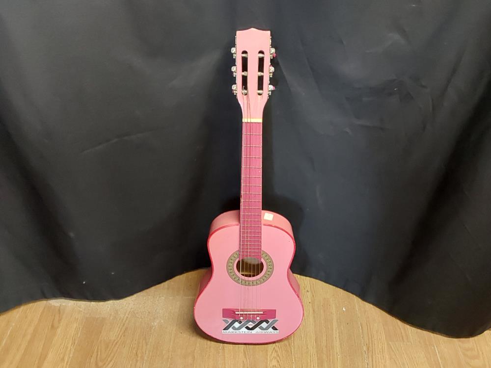GUITARE ROSE POUR ENFANT