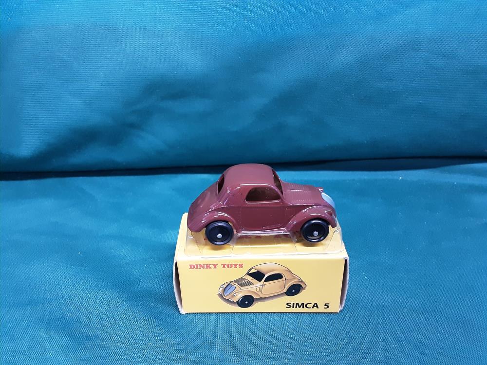 VOITURE DINKY TOYS ATLAS 1/43