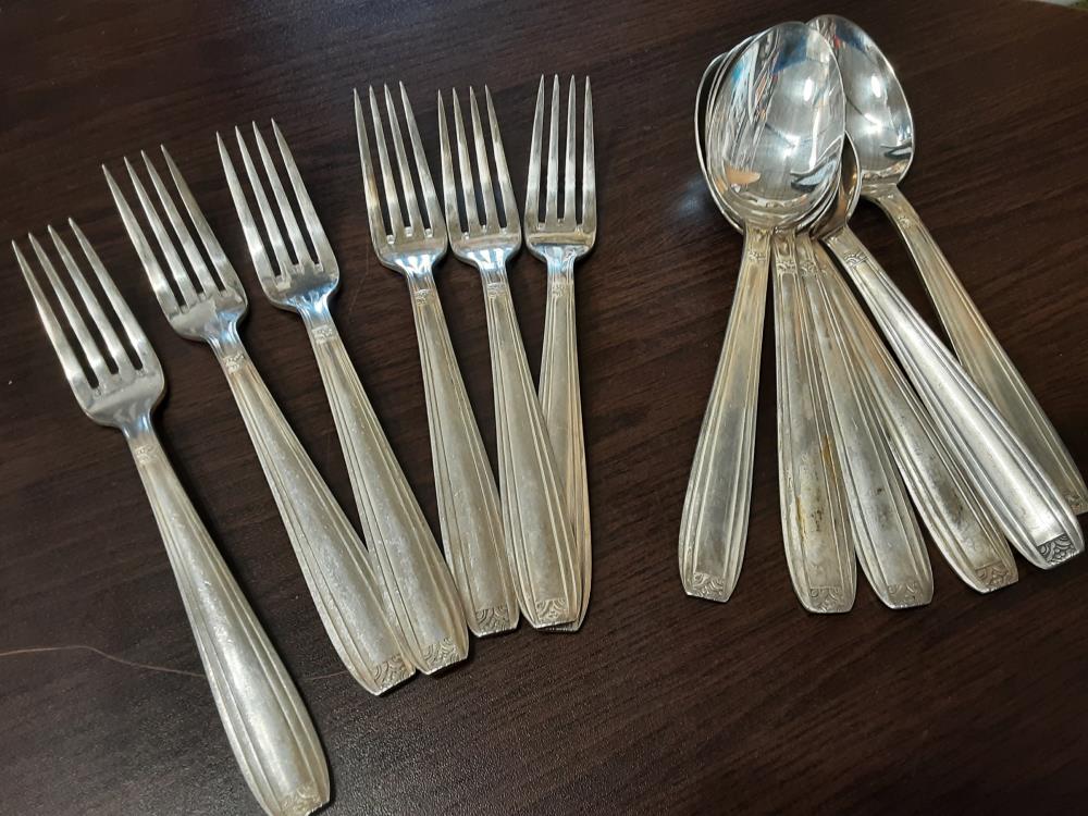LOT DE 6 FOURCHETTES + 6 CUILLERES MA DEETJEN