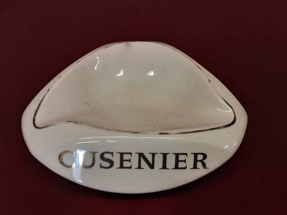 CENDRIER EN PORCELAINE CUSENIER