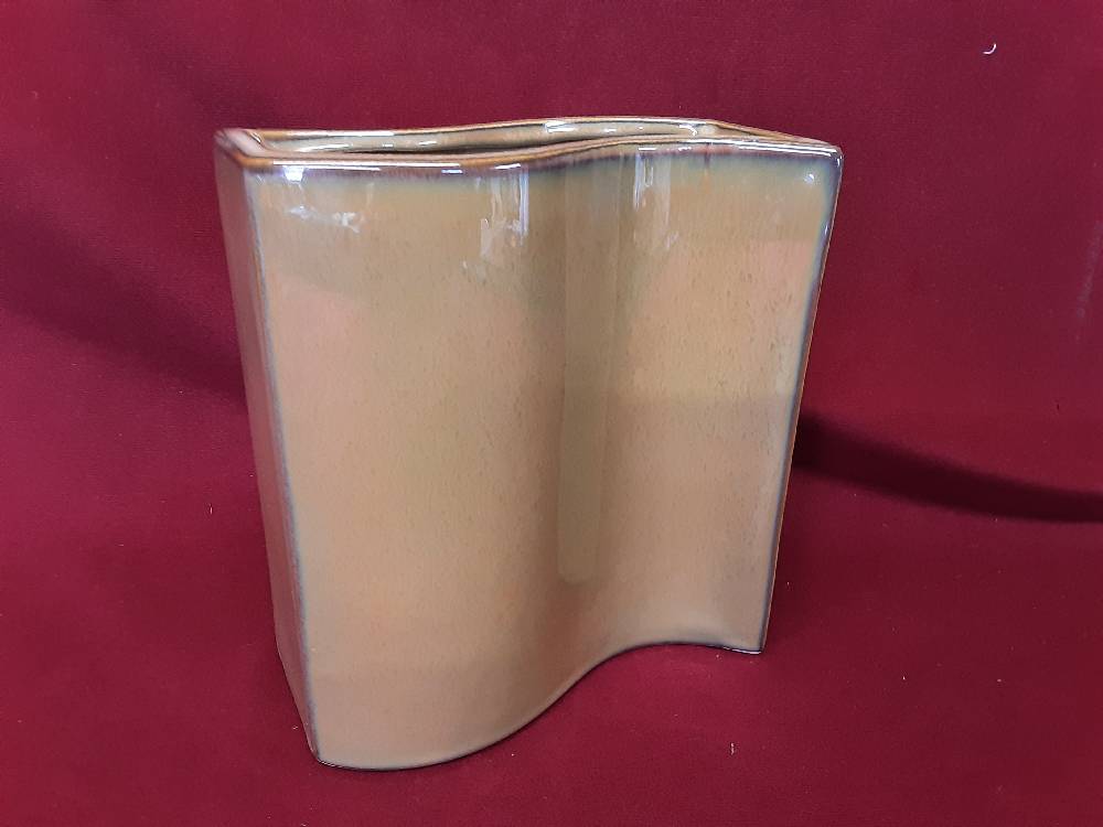 VASE EN CÉRAMIQUE BEIGE