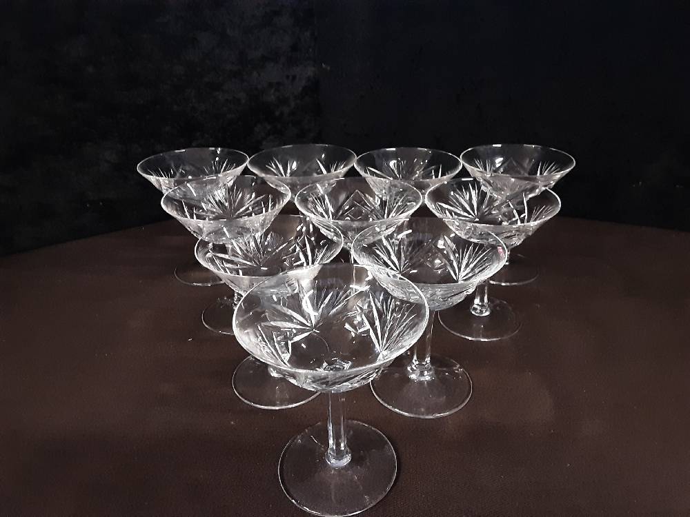 LOT DE 10 VERRES COCKTAIL CRISTAL