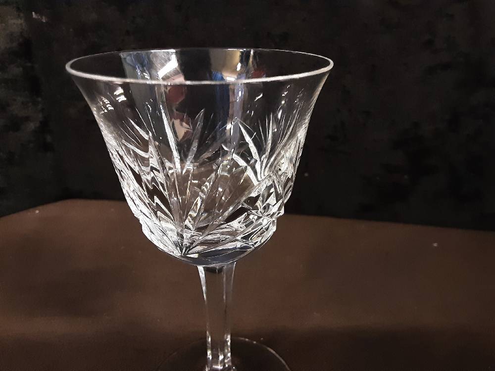 LOT DE 7 VERRES À PORTO EN CRISTAL