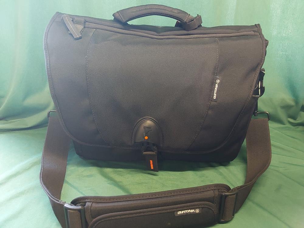 SACOCHE (3) GM POUR APPAREIL PHOTO DE MARQUE VANGUARD