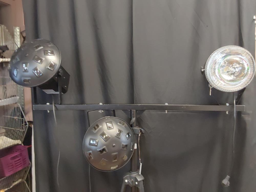 JEUX DE LUMIERE + ALIMENTATION STAGG AVEC PIED SANS CABLE